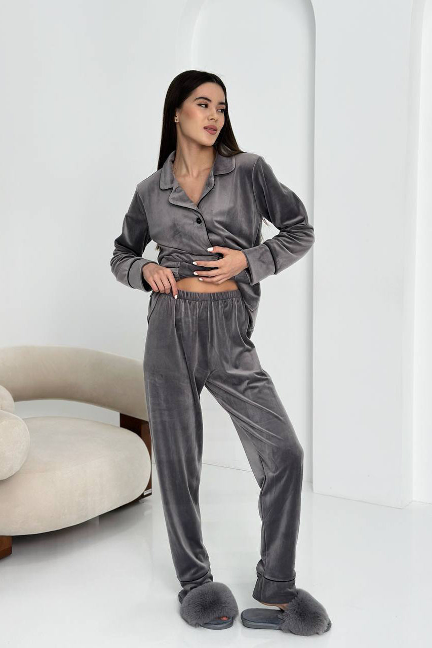 Велюровий костюм на ґудзиках з двома кишенями 098-22 XL-XXL